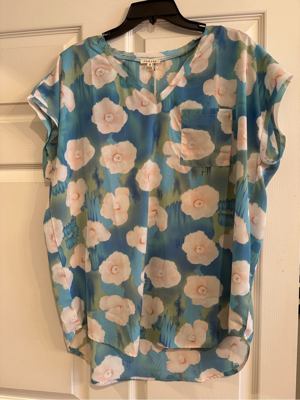 JODIFL Blue Floral V-Neck Short Sleeve Blouse with Cream Blossoms